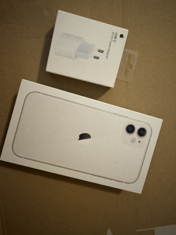 iPhone 11 APPLE (6.1'' - 128 GB - Branco)
Telemóvel novo, não foi usad