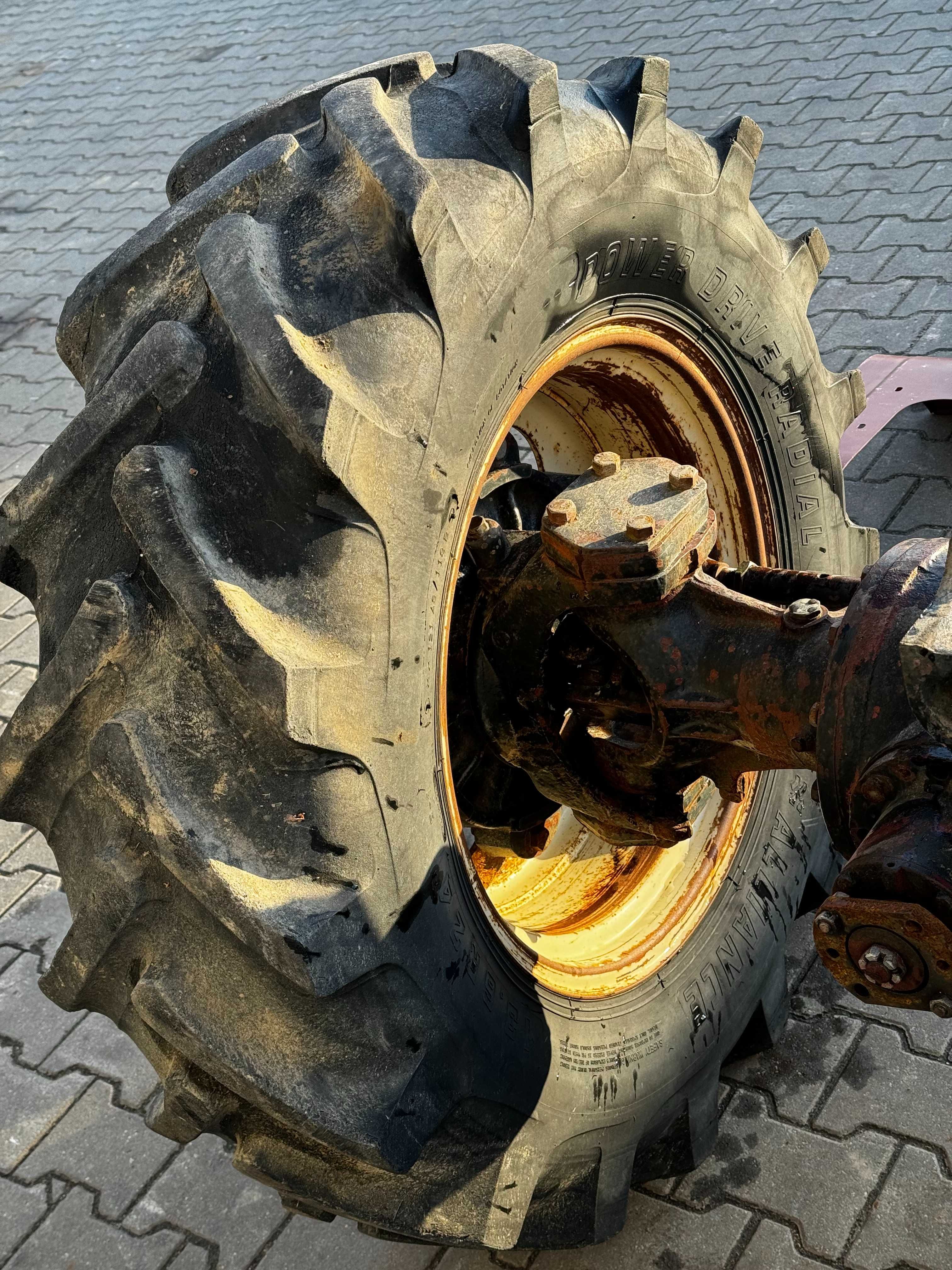 Przedni napęd, nowy typ | URSUS/ZETOR 4 cyl., np. 912, 914, 1014, 8145