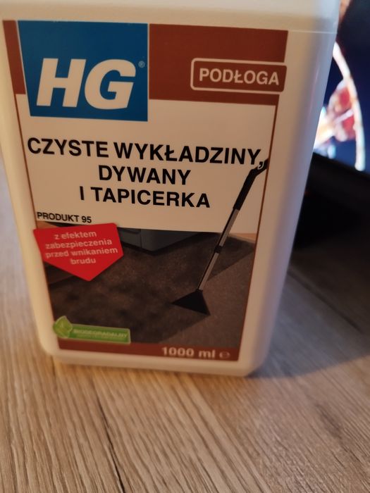 Środek do czyszczenia dywanów i tapicerki