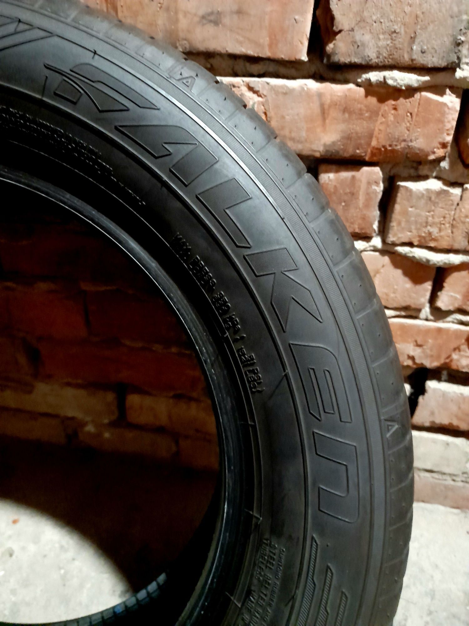 Opony letnie Falken 215/60/16.