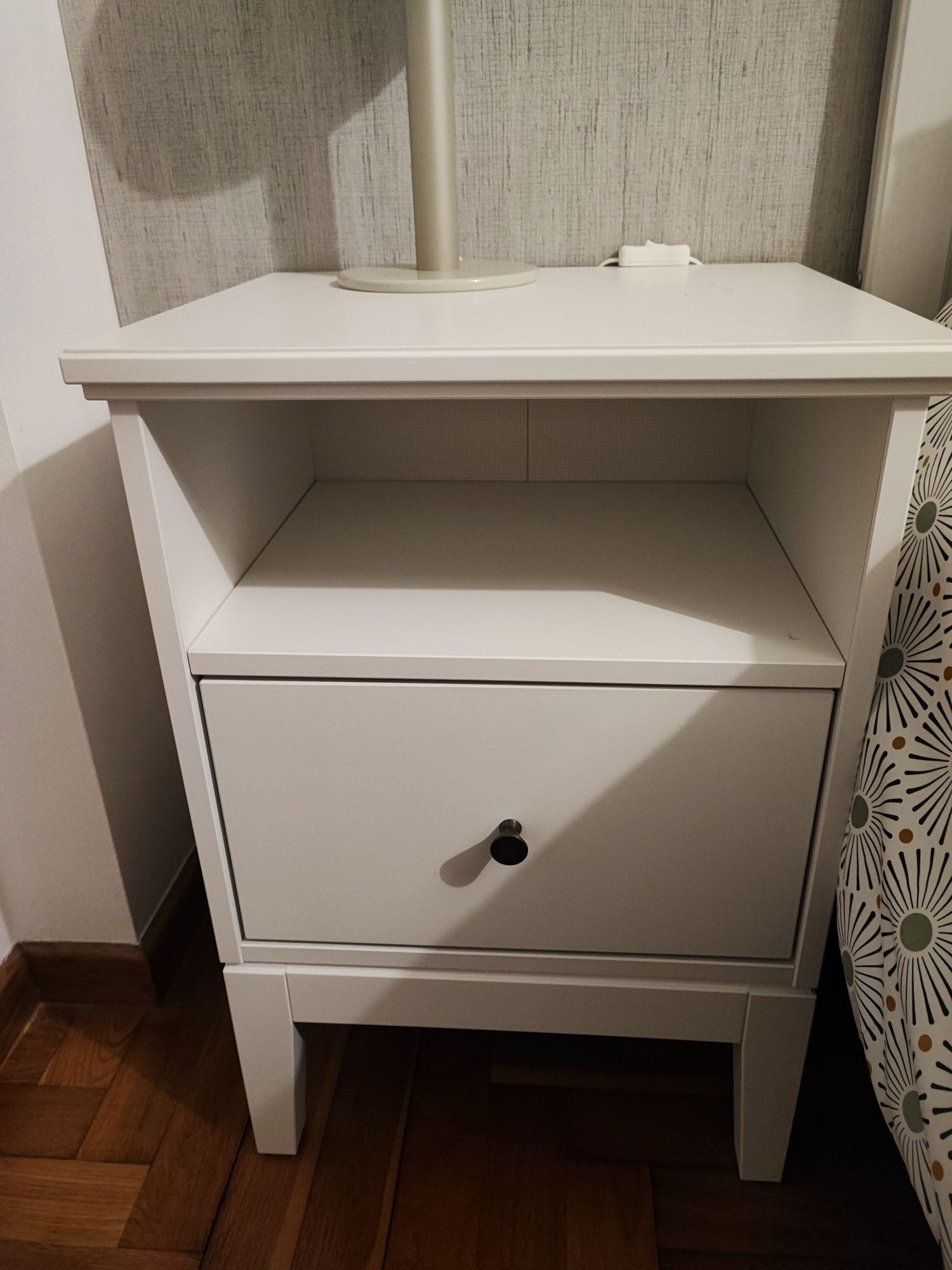 Mesas de cabeceira como novas IKEA
