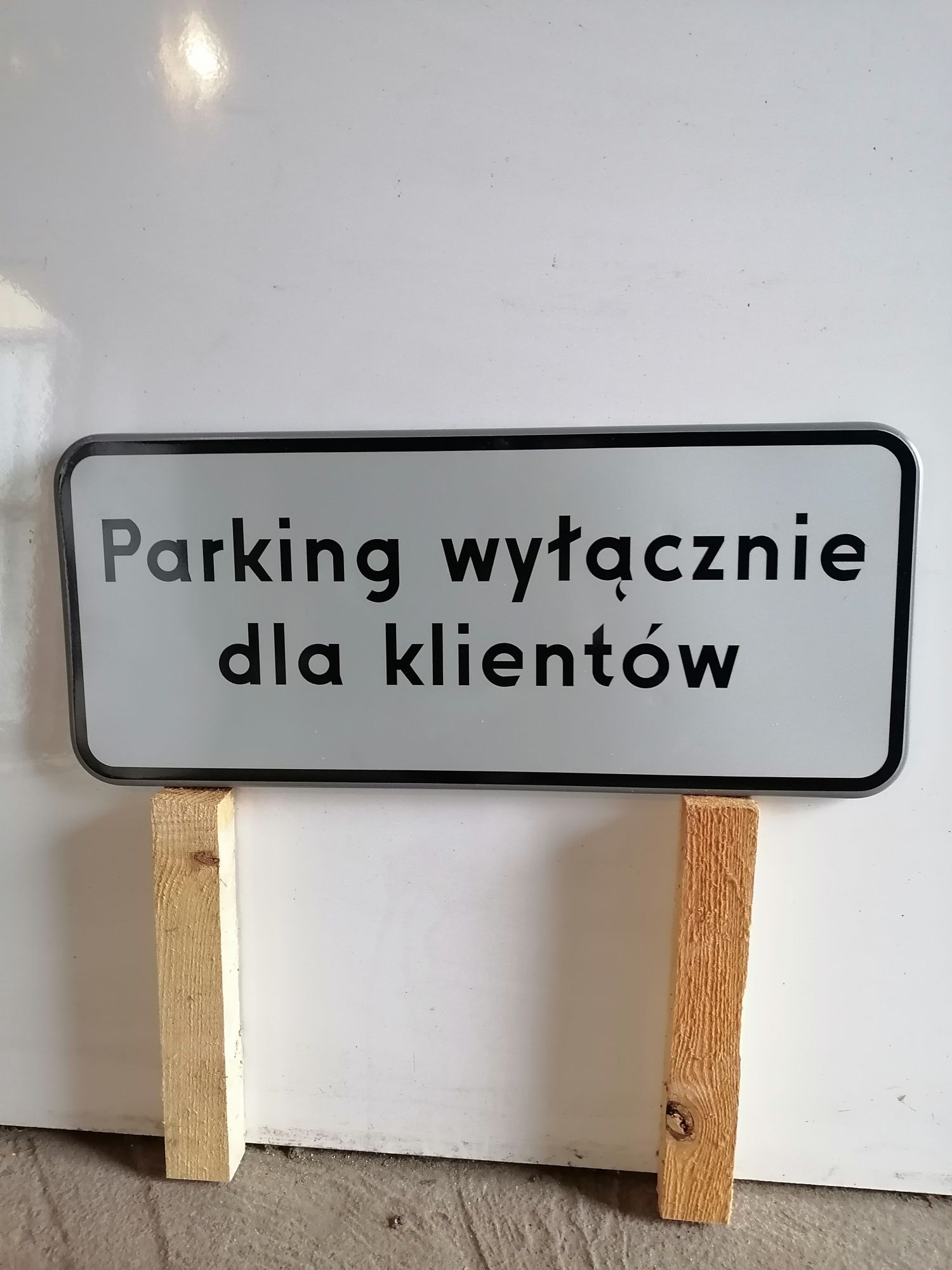 Znaki oznakowanie tabliczki drogowe nowe