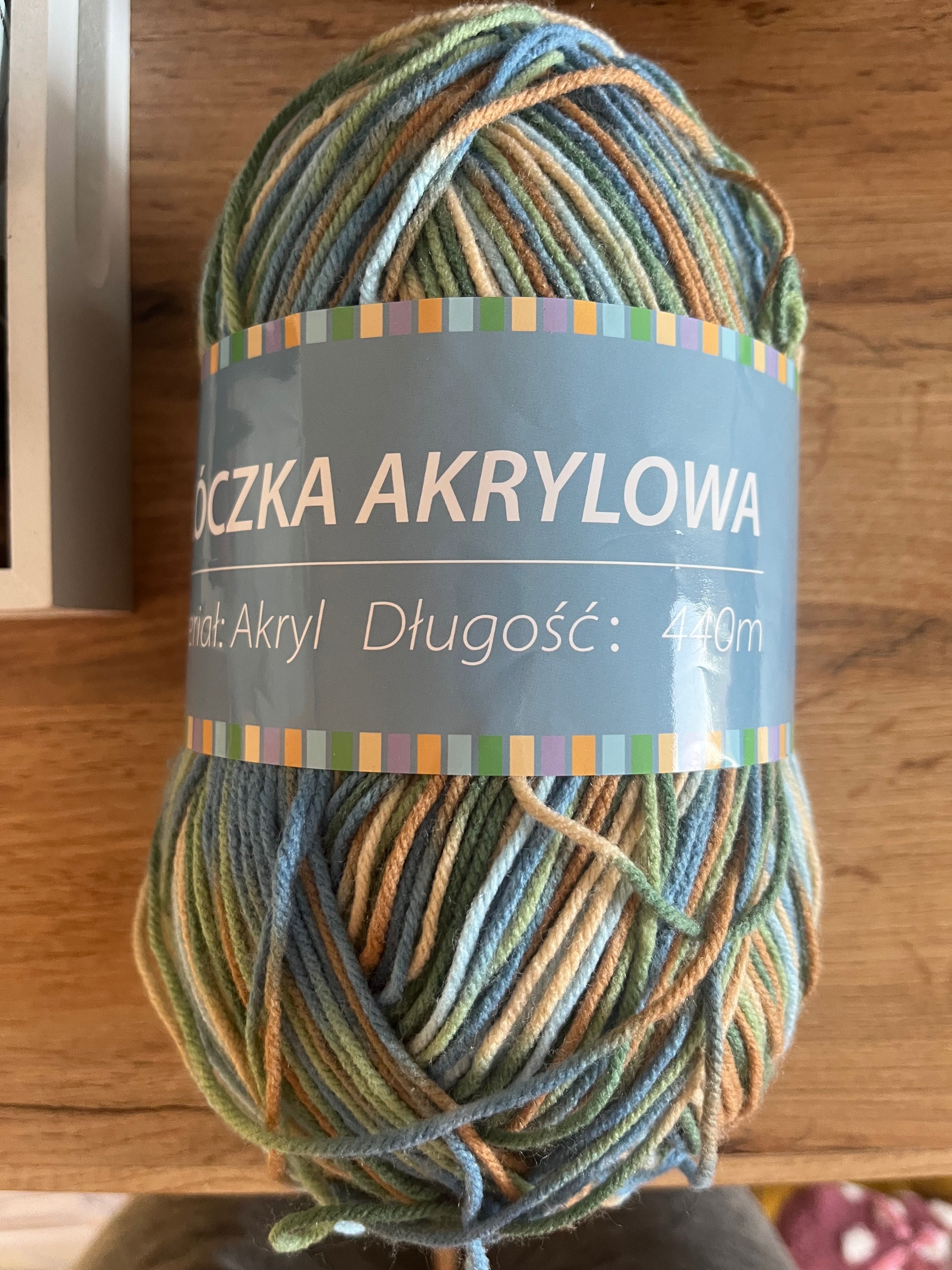 Włóczka akrylowa kolorowa. Długość 440 m