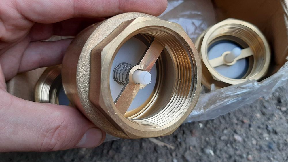 Обратний клапан 1"1/2 FIV ду 40 латунь Італія нові