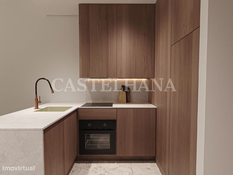 Apartamento T0 com jardim, junto à praia, no Carvoeiro, Algarve