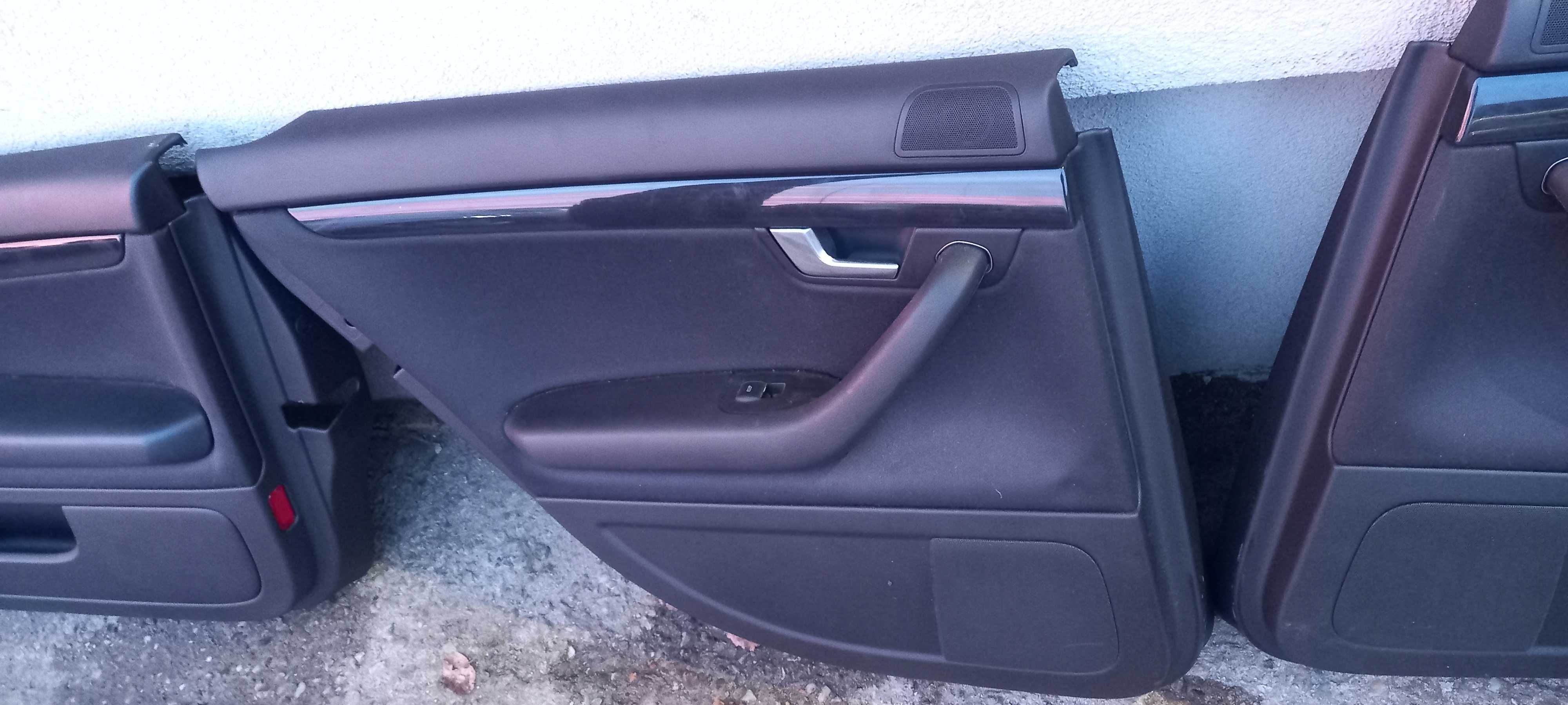Boczki tapicerka drzwi Audi A4 B6 kpl el.szyby x4
