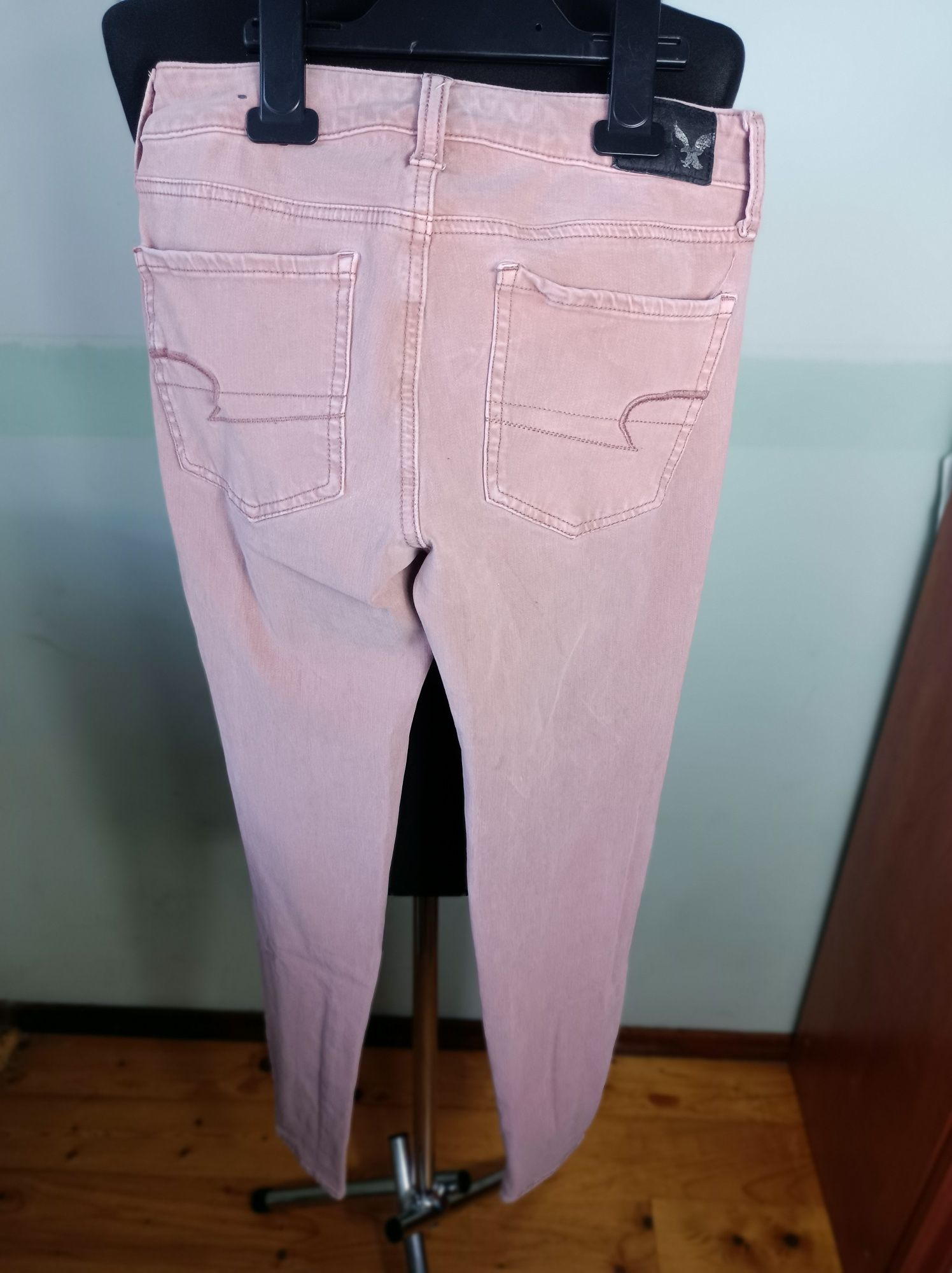 Różowe jeansy barbie American Eagle 32 xxxs