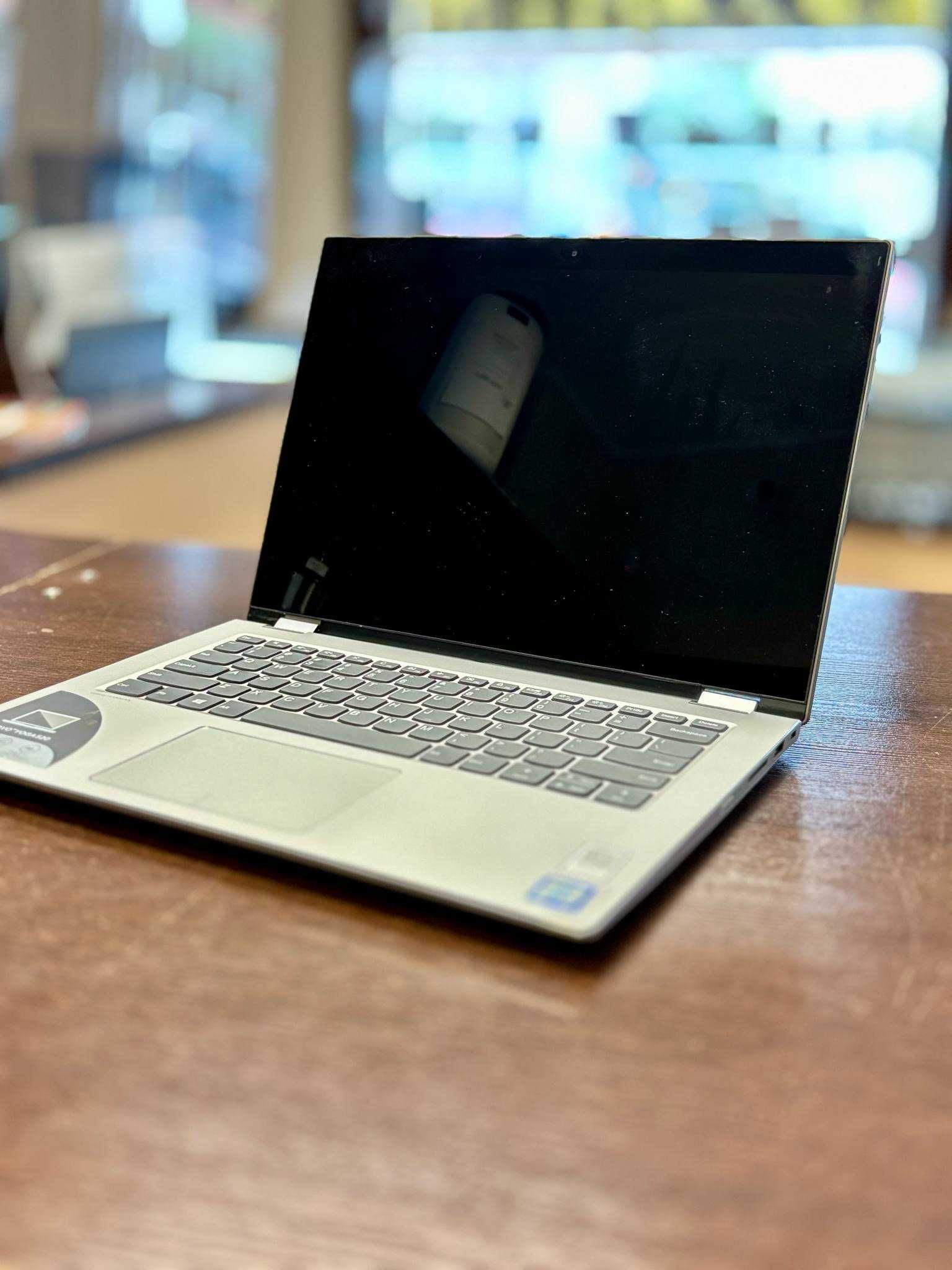Laptop Lenovo Yoga 520 (i3-7020u, 4GB RAM, 500GB SD + 1TB )