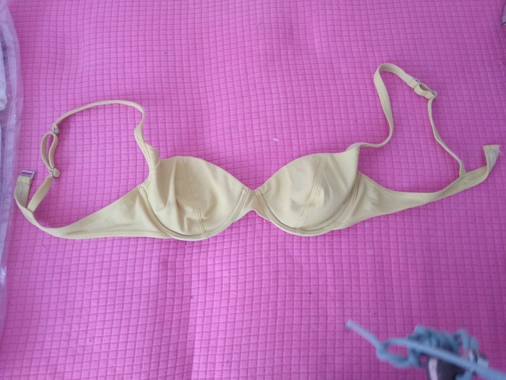 Bikinis - partes de cima