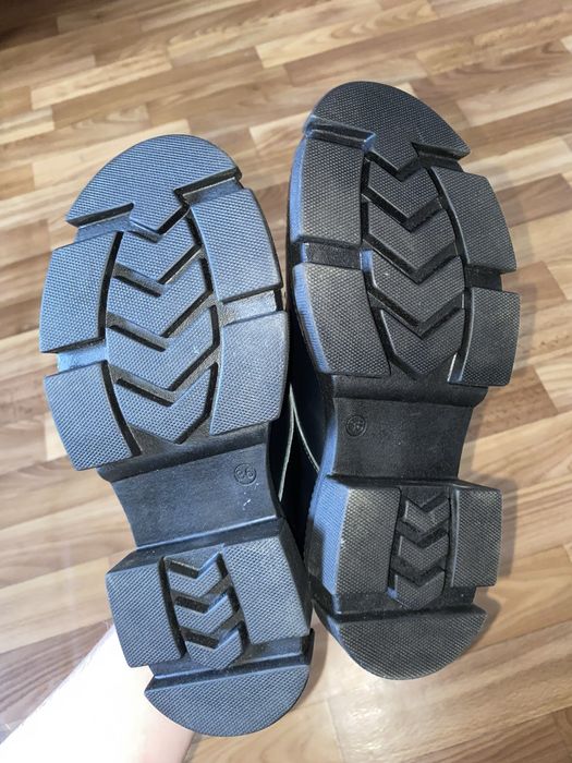 Жіночі шкіряні лофери