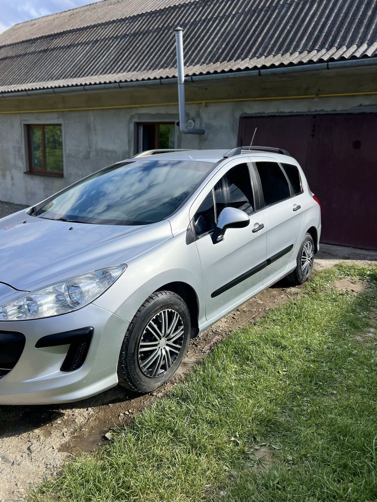 Продам пежо 308sw 2010