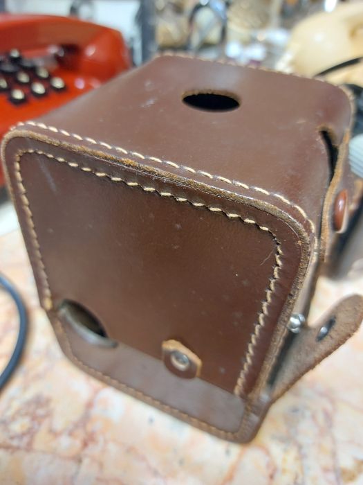 Câmara Kodak Brownie Flash, a funcionar 

É um modelo de câmara d