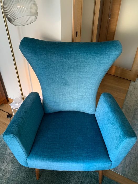 Poltrona azul como nova
