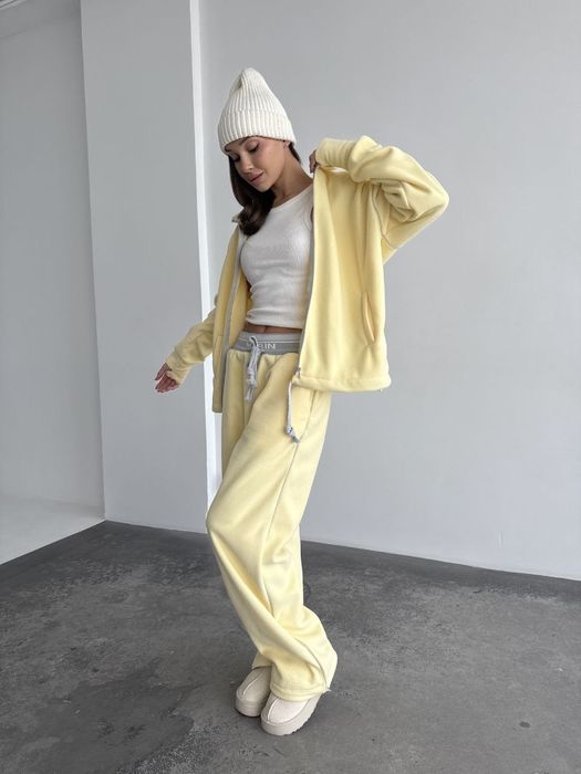 Жіночий костюм з флісу жовтий оверсайз