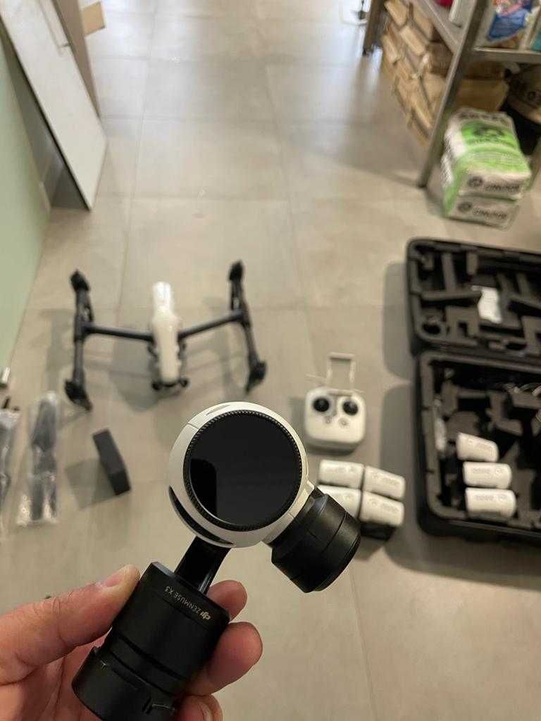 DJI Inspire 1 com 8 baterias + mini ipad