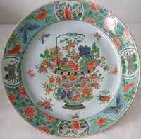 Prato de porcelana chinesa antiga século 18. Kangxi