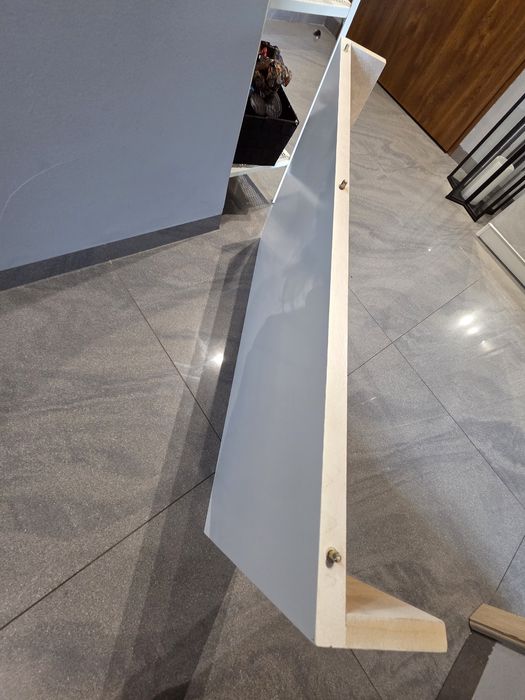 Stół drewniany, rozkładany biały. Rezerwacja