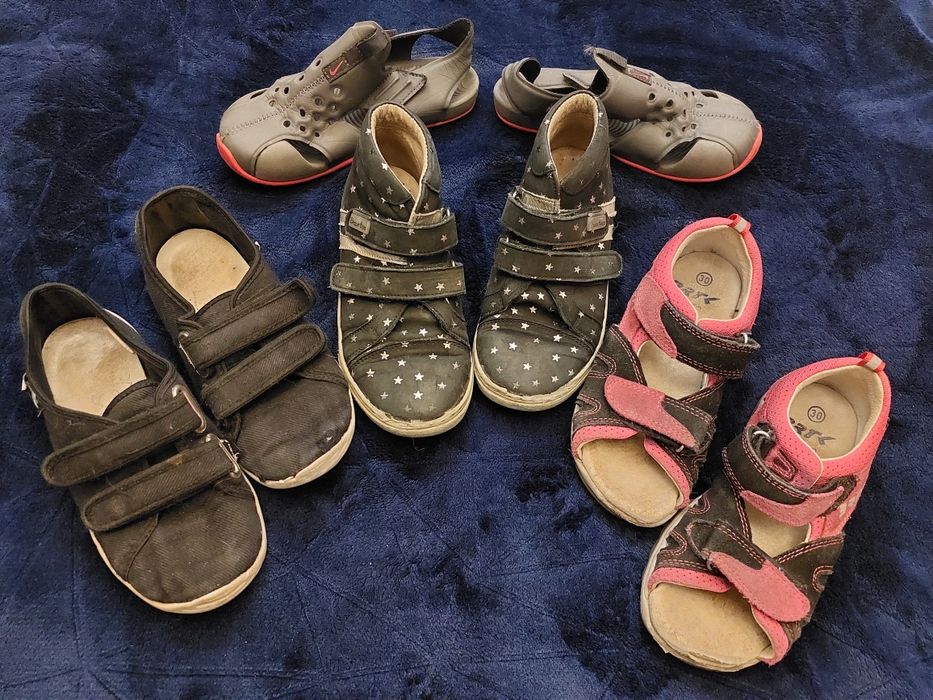 Buty, Zestaw butów r 30 dla dziewczynki Nike, Bartek, Bartuś, ubrania