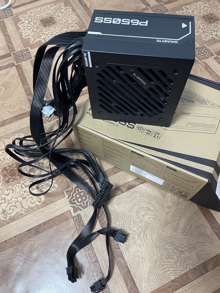 Блок живлення gigabyte 650 w p650ss