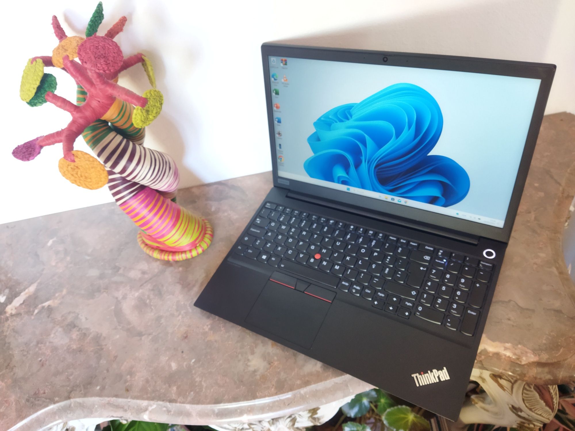 Lenovo E15 i7 10gen+16gb ram+512 ssd *como novo*