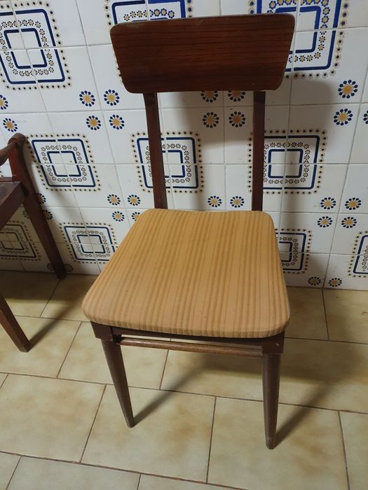 Cadeira vintage bom estado