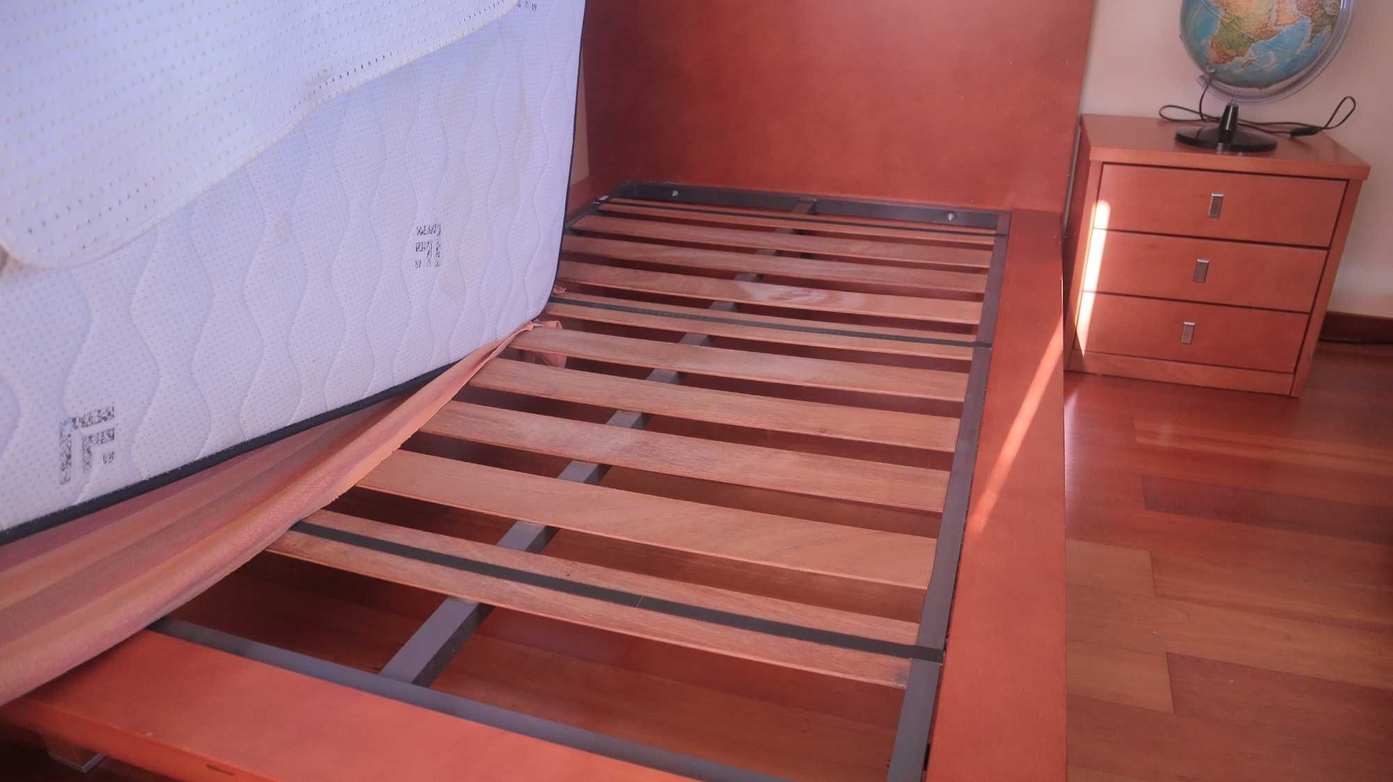Estrado de Solteiro - Madeira com Ripas Flexíveis
