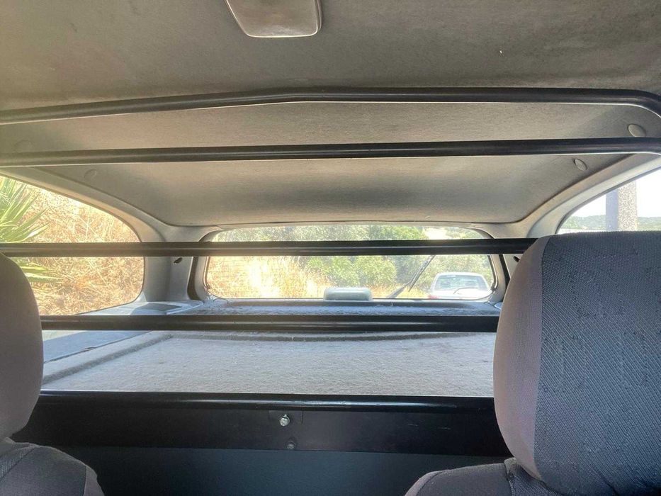 Nissan Almera 2.0D Comercial 1996 - a andar, ideal para peças.