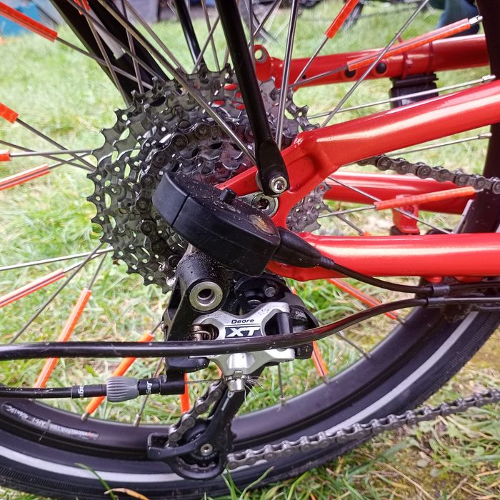 Rower poziomy trójkołowy