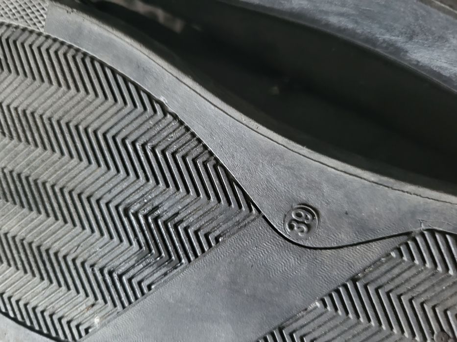 Buty damskie z koralikami