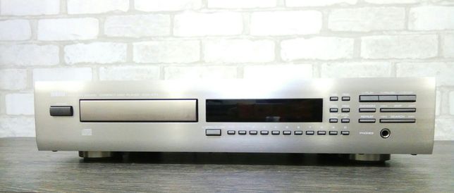 Yamaha CDX-470
Natural Sound Compact Disc Player (1995)