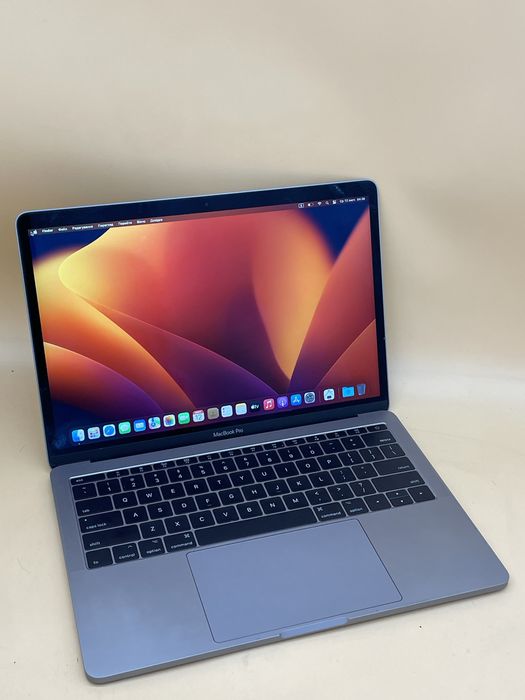 Macbook pro 2017 256 gb ssd i5 хороший стан