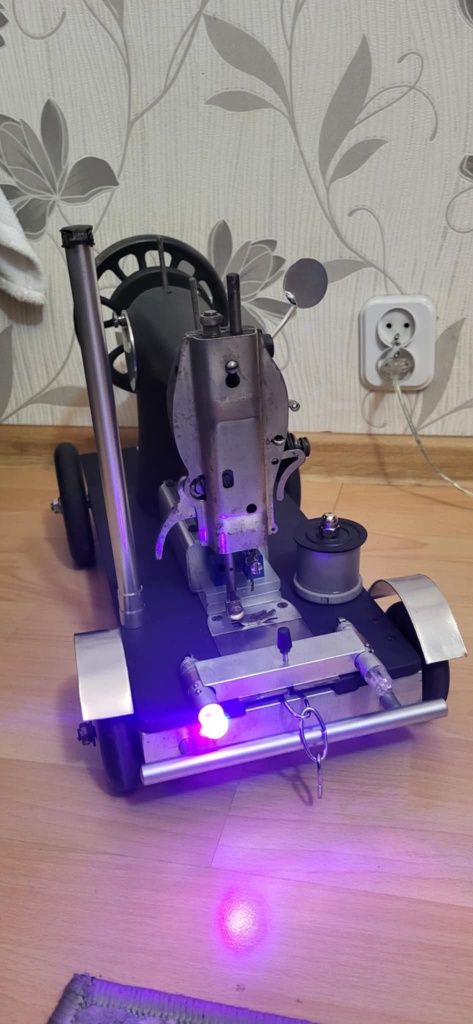 Maszyna do szycia Hand Made lokotywa traktor ręcznie