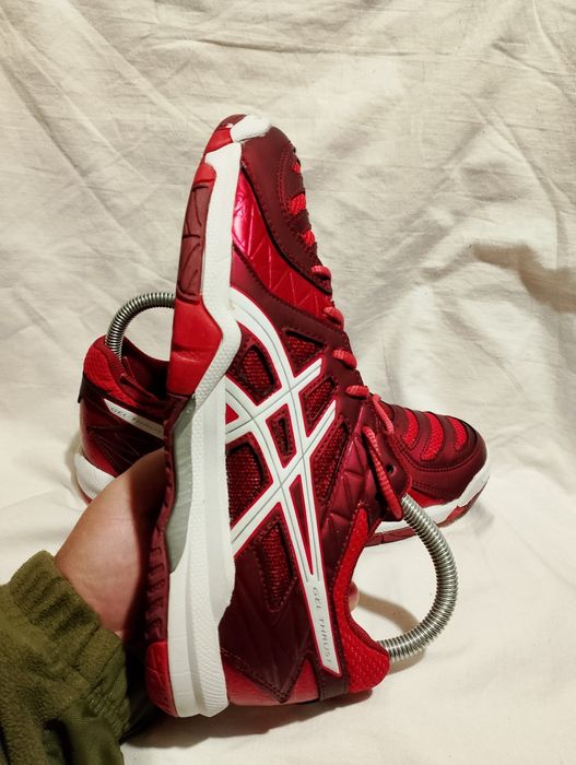 Кросівки Asics Gel-Thrust.