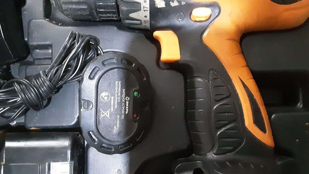 Шуруповёрт Вихрь 12в продам.