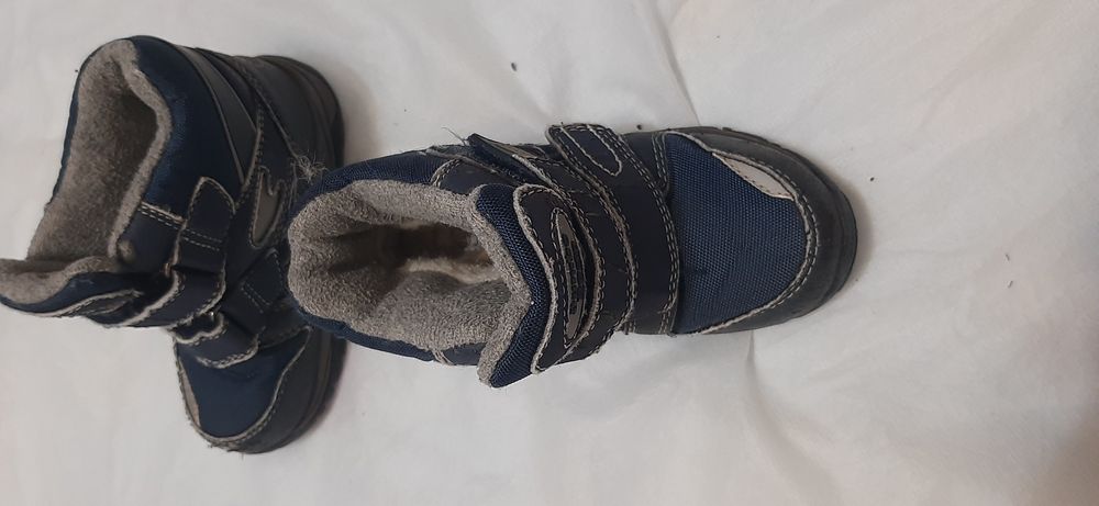 Продам зимние ботинки