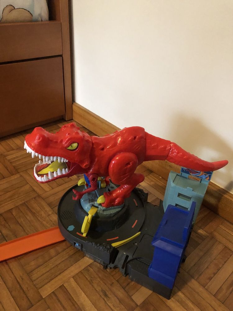 Pista Hot Wheels t- rex dinossauro