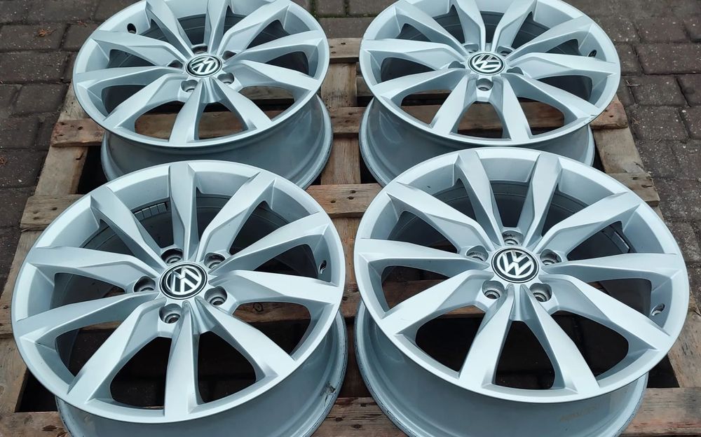 Felgi Aluminiowe Oryg. Vw Golf VII SportsVan Touran 17 Cali 5x112 7Jx17 Et49 Ø57,1mm