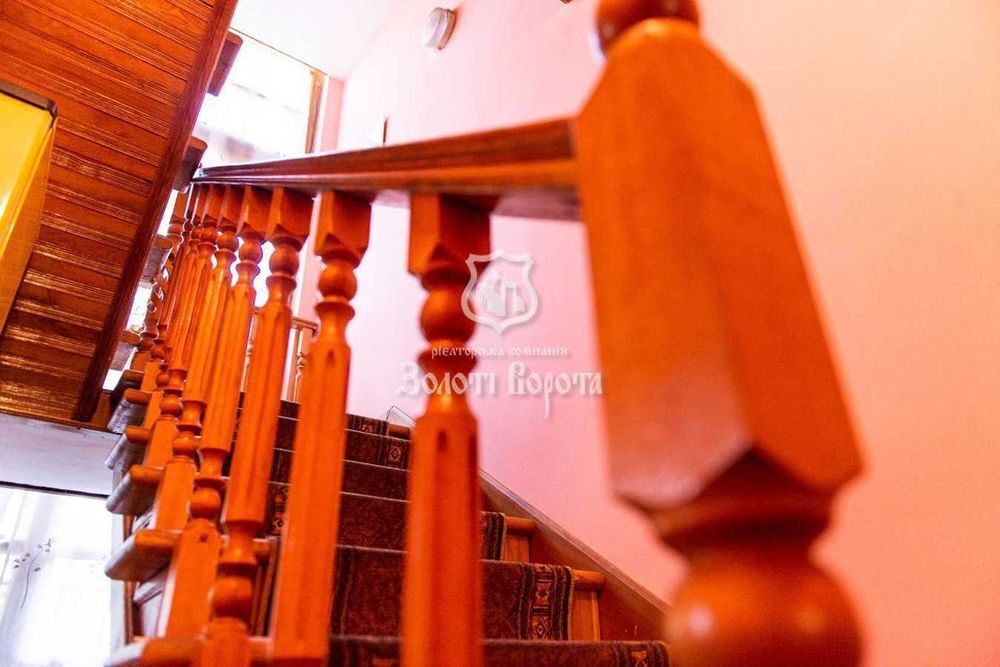 40-ва садова, Славутич, Осокорки,10 хв до метро, будинок 3х поверховий