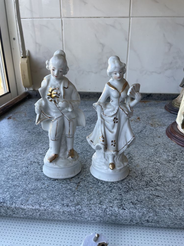 Conjunto de bonecos de porcelana