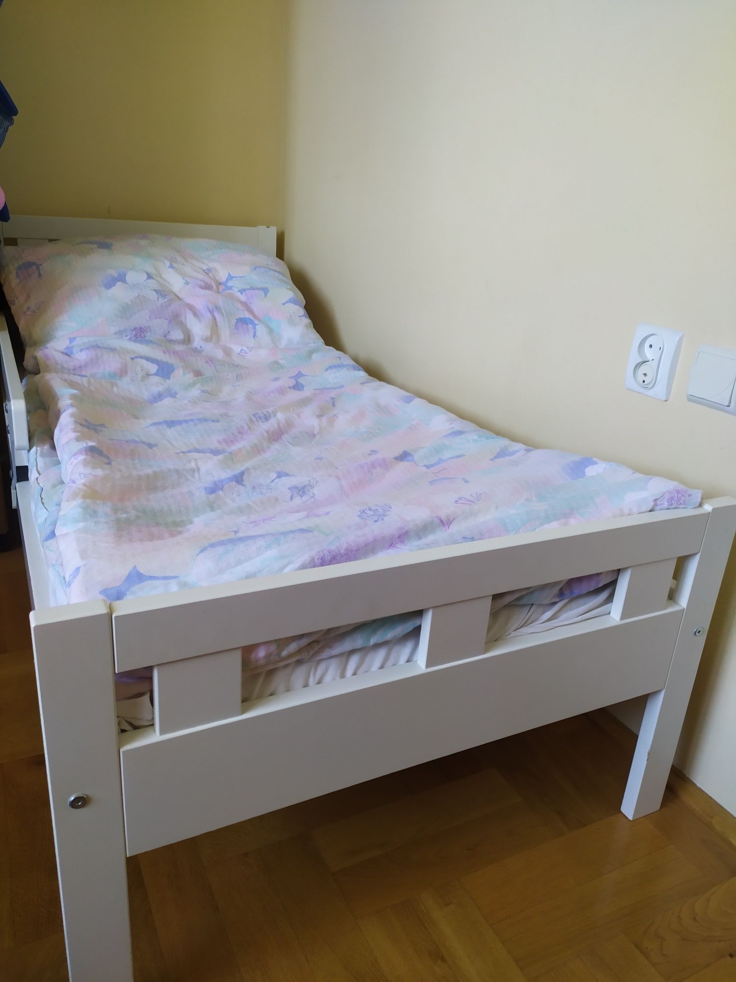 Łóżko dziecięce Ikea z materacem i stelażem 160 x 70 .