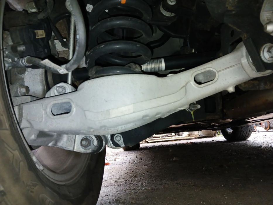 Braço de suspensão trás esquerdo JAGUAR F-Pace (X761)