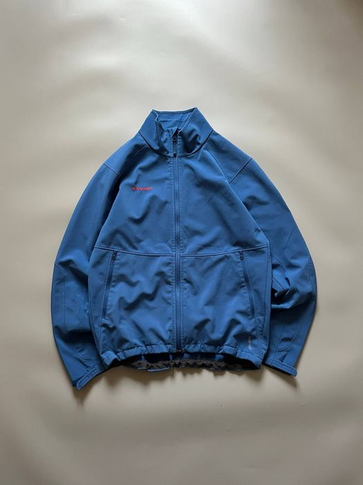 Трекінговий софтшел від Mammut