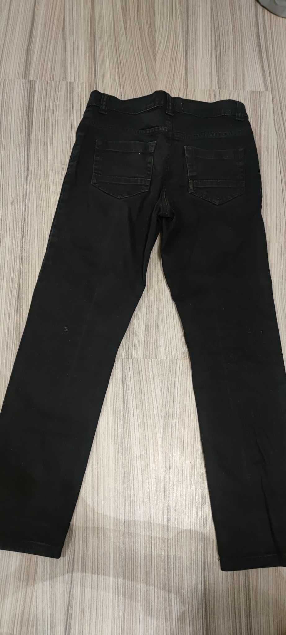 Spodnie jeansy chłopięce czarne rozm 146 stan bdb