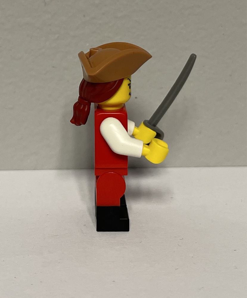 LEGO BAM Piratka Pirate Woman minifigurka