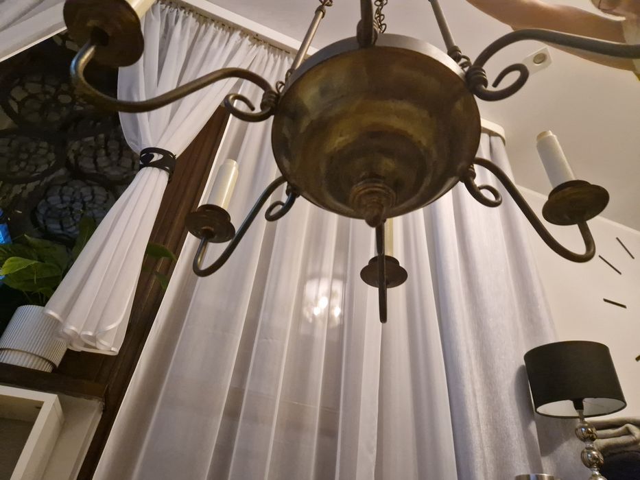 Stary mosiężny sześcioramienny żyrandol