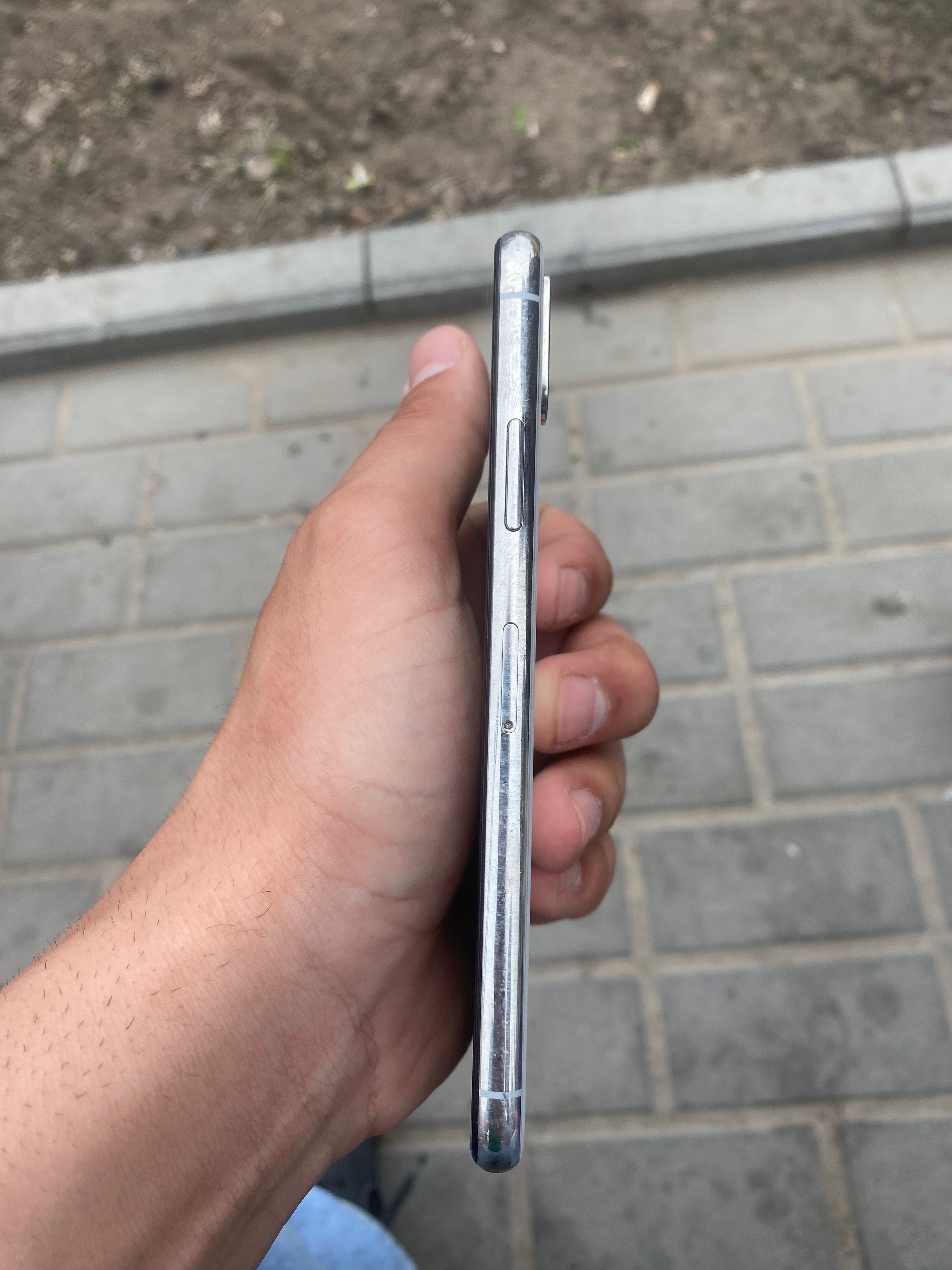 iPhone X 64g в хорошем состояние