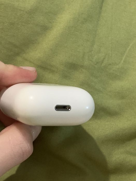 AirPods плюс чехол