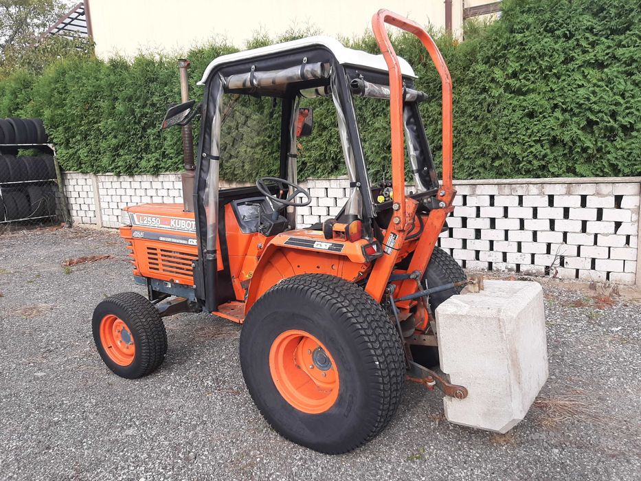 Ciągnik ogrodniczy ogrodowy  Kubota L2550 30KM 4x4 Yanmar Iseki
