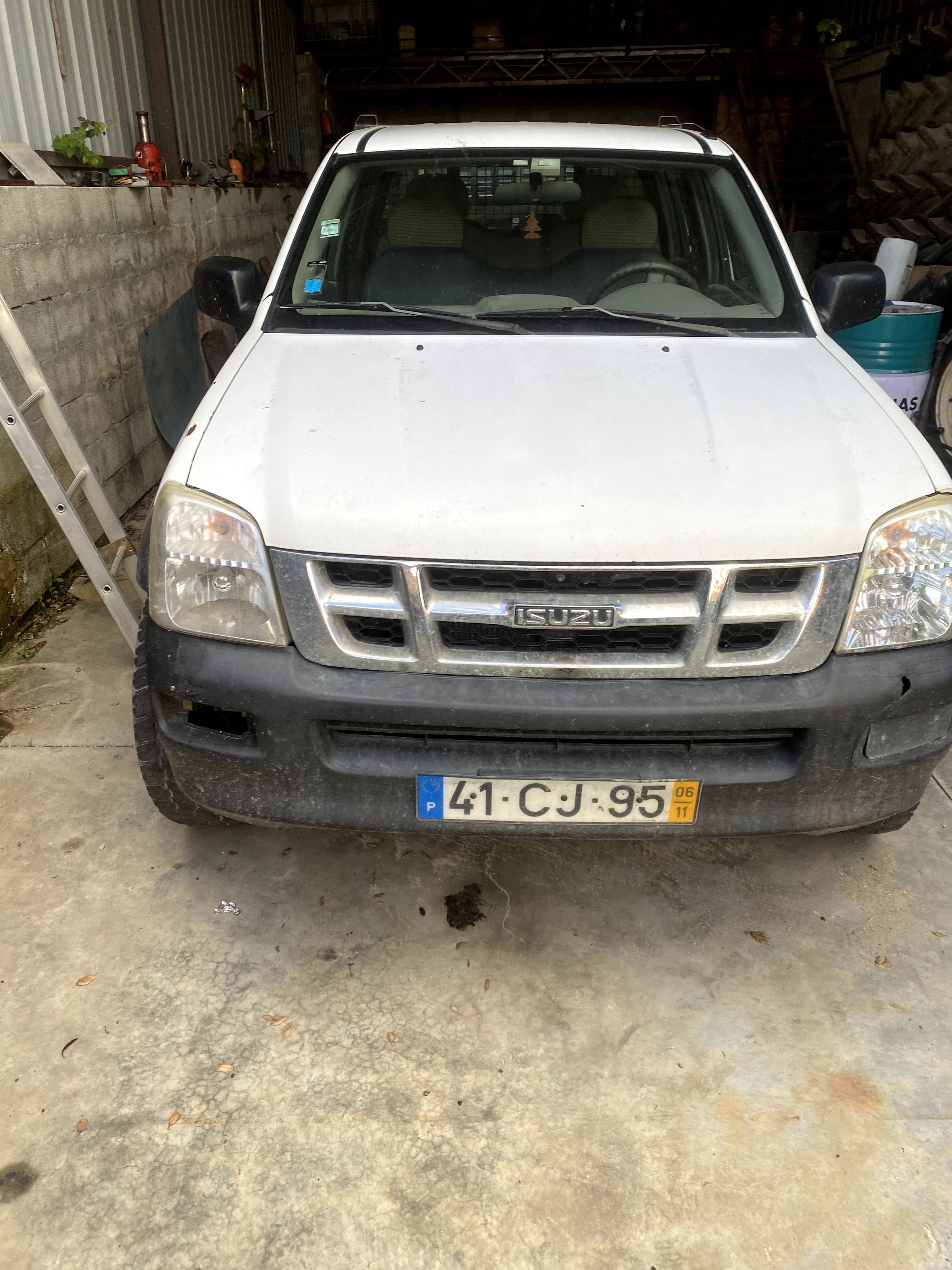 Isuzu D-MAx 2006   4x4  6. Lugares