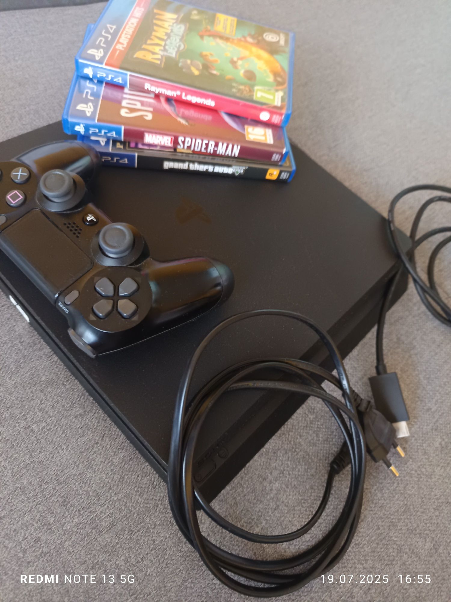 PlayStation 4 Slim  1T pamięci  z padem oryginalnym